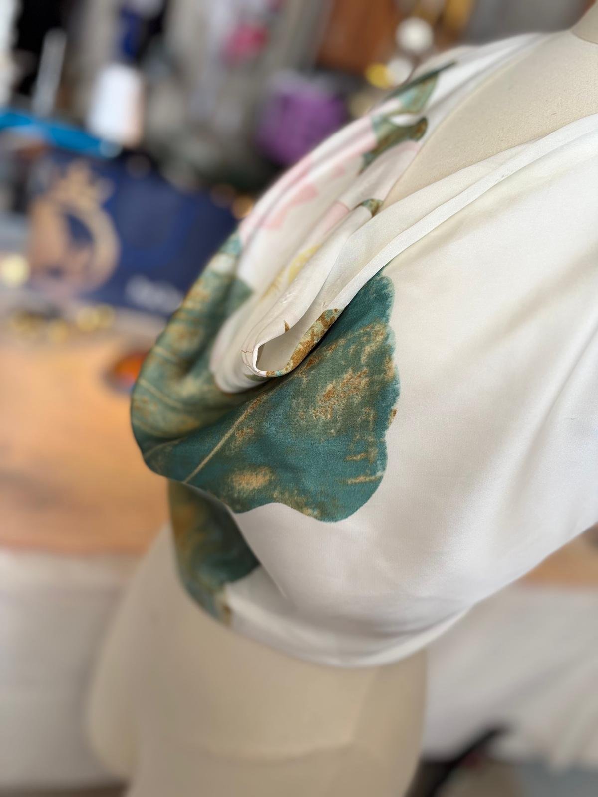 halter neck in silk - Image 5