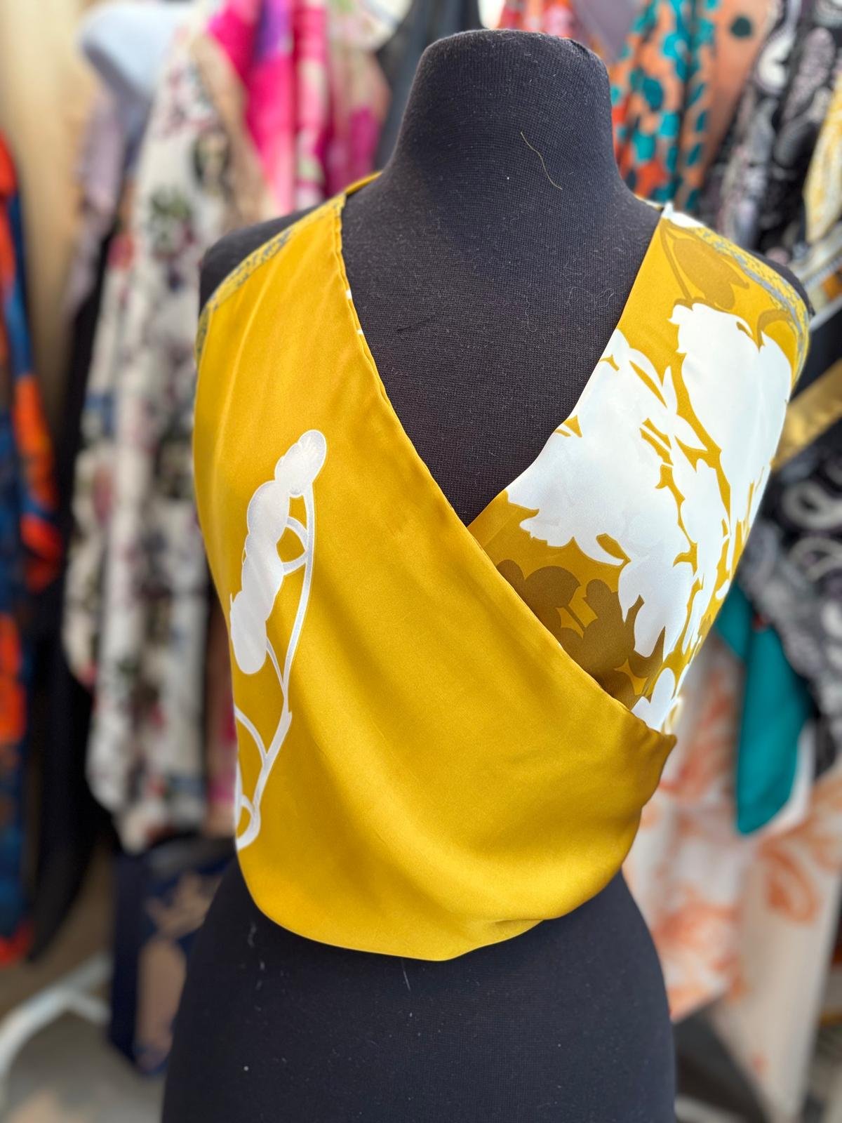 halter neck in silk - Image 2