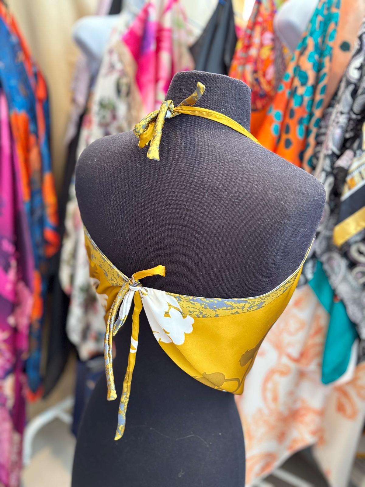 halter neck in silk - Image 6